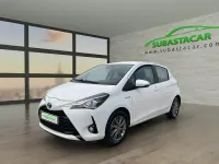 Usado Toyota Yaris Hybrid Active 100 CV (73 kW) 2019 Blanco Utilitario