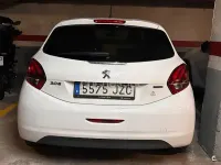 Usado Peugeot 208 Style 82 CV (60 kW) 2017 Blanco Utilitario