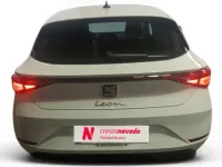 Usado Seat Leon Style 115 CV (84 kW) 2021 Blanco