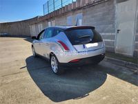 Usado Lancia Delta Platinum 200 CV (147 kW) 2010 Gris / plata Utilitario