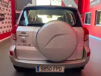 Usado Toyota RAV4 Sol 136 CV (100 kW) 2007 Gris / plata SUV
