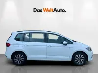 Usado VW Touran Business 122 CV (89 kW) 2022 Blanco Monovolumen