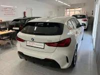 Usado BMW 118 M Sport 136 CV (100 kW) 2022 Blanco Utilitario
