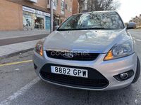 Usado Ford Focus Trend 109 CV (80 kW) 2009 Gris / plata Berlina