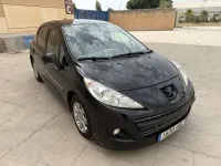 Usado Peugeot 207 Active 70 CV (51 kW) 2012 Negro Utilitario