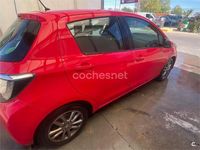 Używany Toyota Yaris Active 90 KM (66 kW) 2013 Czerwony Hatchback