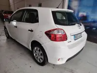Usado Toyota Auris Eco 90 CV (66 kW) 2011 Blanco Utilitario