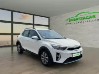 Usado Kia Stonic 100 CV (73 kW) 2022 Blanco SUV