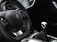 Usado Peugeot 308 Allure 131 CV (96 kW) 2018 Blanco
