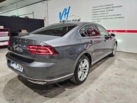 Usado VW Passat Sportline 150 CV (110 kW) 2017 Gris / plata Berlina