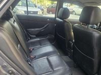 Usado Toyota Avensis Executive 147 CV (108 kW) 2004 Gris Berlina