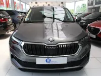 Usado Skoda Karoq Ambition 150 CV (110 kW) 2022 Gris / plata SUV