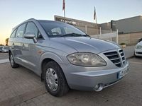 Usado Ssangyong (KGM) Rodius Limited 165 CV (121 kW) 2006 Gris / plata Monovolumen