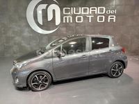 Usado Toyota Yaris Hybrid Active 100 CV (73 kW) 2017 Gris / plata Berlina