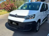 Usado Citroën Berlingo Live 102 CV (75 kW) 2022 Blanco Monovolumen