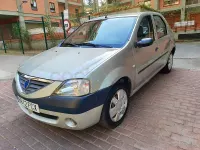 Usado Dacia Logan Lauréate 90 CV (66 kW) 2006 Gris / plata Berlina