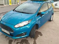 Usado Ford Fiesta 100 CV (73 kW) 2014 Azul Utilitario