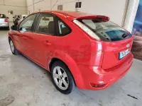 Käytetty Ford Focus Trend 100 HP (73 kW) 2008 Punainen Sedan