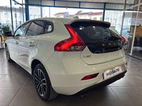 Usado Volvo V40 Momentum 150 CV (110 kW) 2017 Blanco Berlina