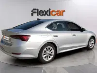 Usado Skoda Octavia Selection 110 CV (80 kW) 2024 Gris Berlina
