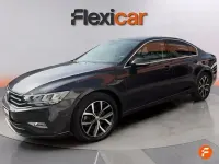 Usado VW Passat Executive 120 CV (88 kW) 2020 Gris Familiar