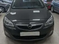 Usado Opel Astra Excellence 110 CV (80 kW) 2012 Negro Utilitario