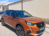 Usado Peugeot 2008 GT 156 CV (114 kW) 2020 Naranja SUV