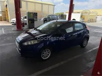 Usado Ford Fiesta Trend 82 CV (60 kW) 2015 Azul Utilitario