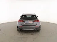 Usado Mercedes A180 115 CV (84 kW) 2018 Gris Berlina