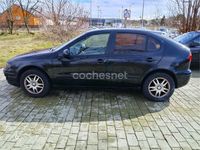 Usado Seat Leon Stella 105 CV (77 kW) 2003 Negro Utilitario