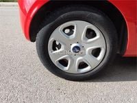 Usado Ford Ka 69 CV (50 kW) 2014 Rojo Berlina