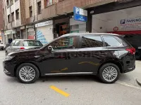 Usado Mitsubishi Outlander P-HEV 203 CV (149 kW) 2018 Negro SUV