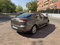 Usado Renault Laguna III Expression 150 CV (110 kW) 2009 Marrón Berlina
