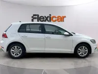 Usado VW Golf VII 110 CV (80 kW) 2018 Blanco Berlina