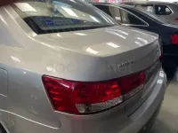 Usado Hyundai Sonata Comfort 140 CV (102 kW) 2008 Gris / plata Berlina