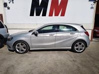 Usado Mercedes A180 Style 122 HP (89 kW) 2014 Cinzento Sedan
