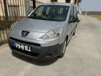 Usado Peugeot TePee 90 CV (66 kW) 2011 Gris Van