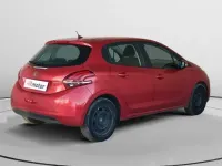 Usado Peugeot 208 Signature Sky 83 CV (61 kW) 2018 Rojo Utilitario