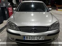Usado Ford Mondeo Ghia 130 CV (95 kW) 2004 Beige Berlina