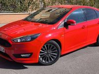 Usado Ford Focus ST-Line 125 CV (91 kW) 2018 Rojo Utilitario