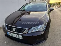 Usado Seat Leon ST Style 110 CV (80 kW) 2018 Violeta / lila Familiar