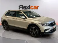 Usado VW Tiguan Life 150 CV (110 kW) 2024 Gris SUV