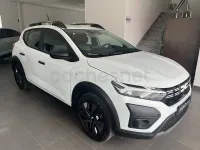 Usado Dacia Sandero Expression 91 CV (66 kW) 2024 Blanco Berlina