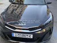 Usado Kia XCeed 120 CV (88 kW) 2023 Gris / plata SUV