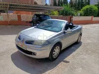 Usado Renault Mégane Cabriolet Dynamique 110 CV (80 kW) 2008 Gris / plata Descapotable