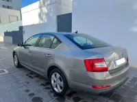 Usado Skoda Octavia Ambition 105 CV (77 kW) 2015 Beige Familiar