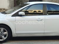 Usado Ford Focus Trend 109 CV (80 kW) 2010 Blanco Berlina