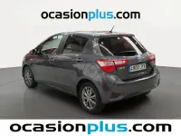 Usado Toyota Yaris Hybrid Active 100 CV (73 kW) 2017 Gris