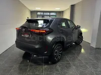 Usado Toyota Yaris Cross Active 116 CV (85 kW) 2022 Gris / plata SUV