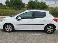 Usado Peugeot 207 70 CV (51 kW) 2009 Blanco Berlina